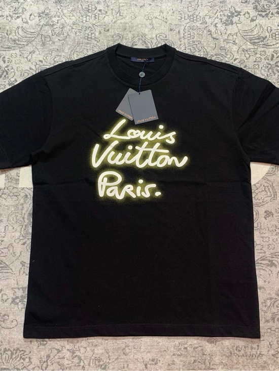 Louis Vuitton Other - Louis Vuitton Logo T-Shirt Men’s Size Medium